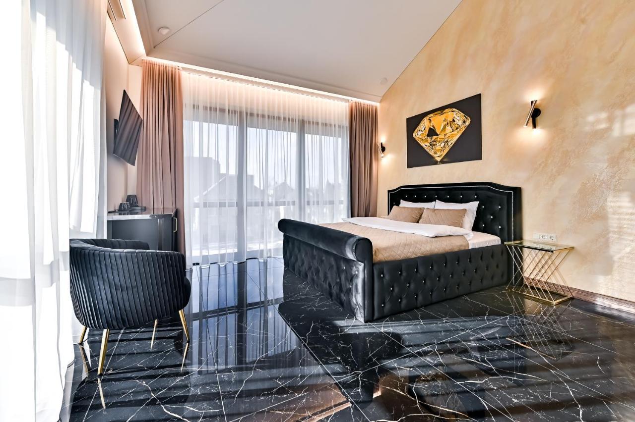 Aparthotel Diamond Sveciu Namai à Kaunas Extérieur photo
