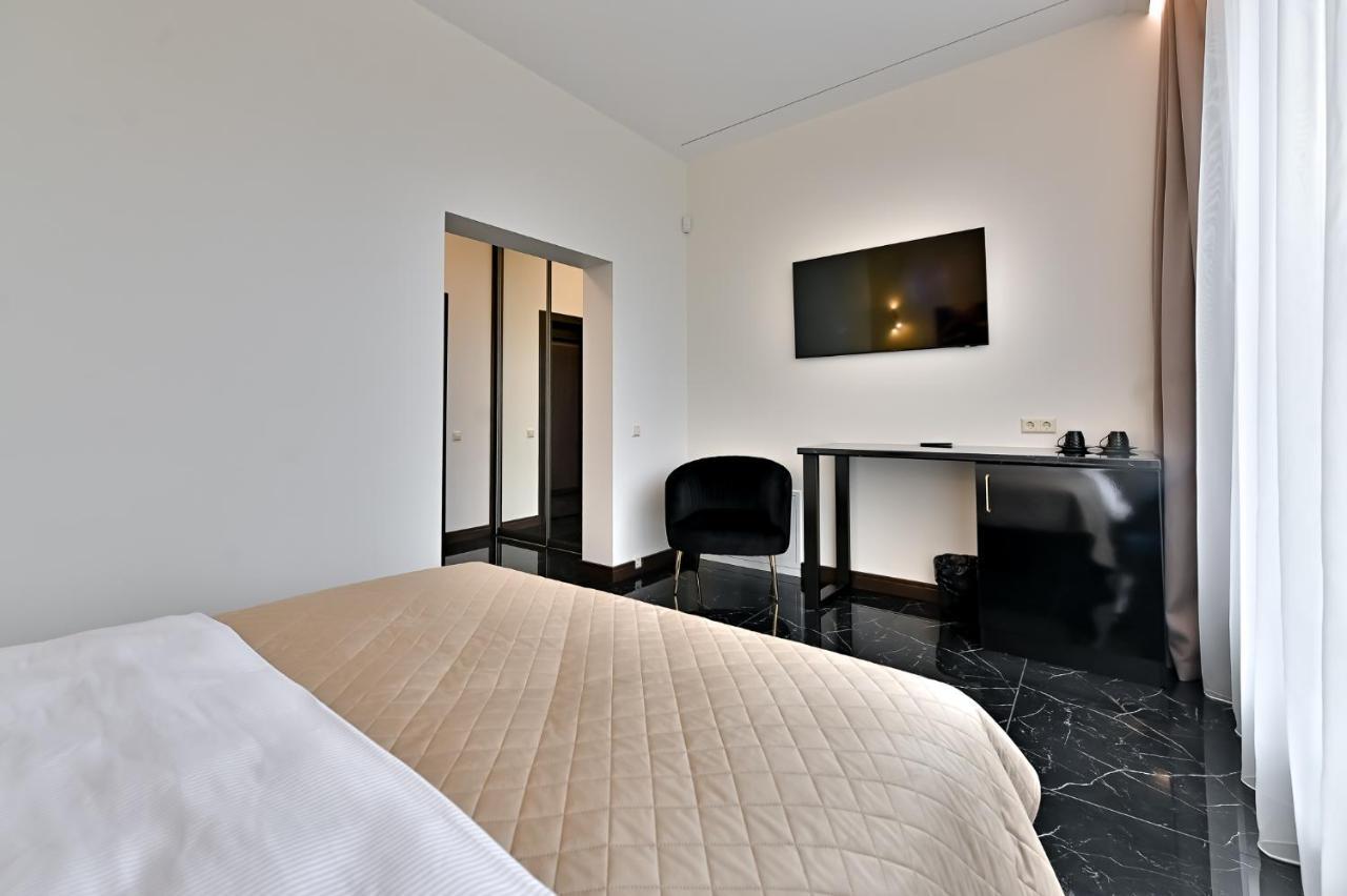 Aparthotel Diamond Sveciu Namai à Kaunas Extérieur photo