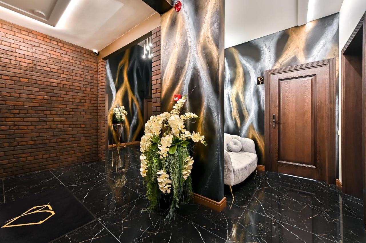 Aparthotel Diamond Sveciu Namai à Kaunas Extérieur photo
