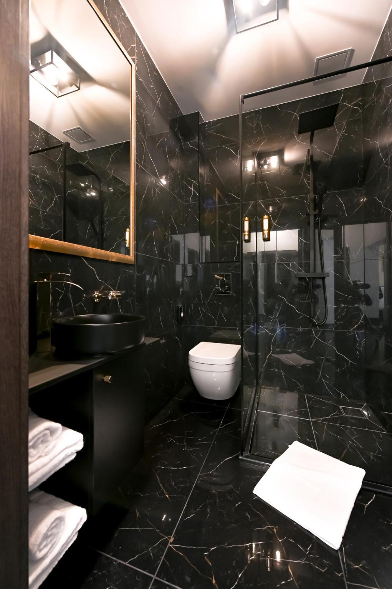 Aparthotel Diamond Sveciu Namai à Kaunas Extérieur photo